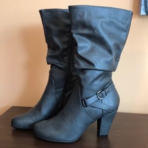 <NWOT> Nine West Grey Buckle Boots. Size 8.5M